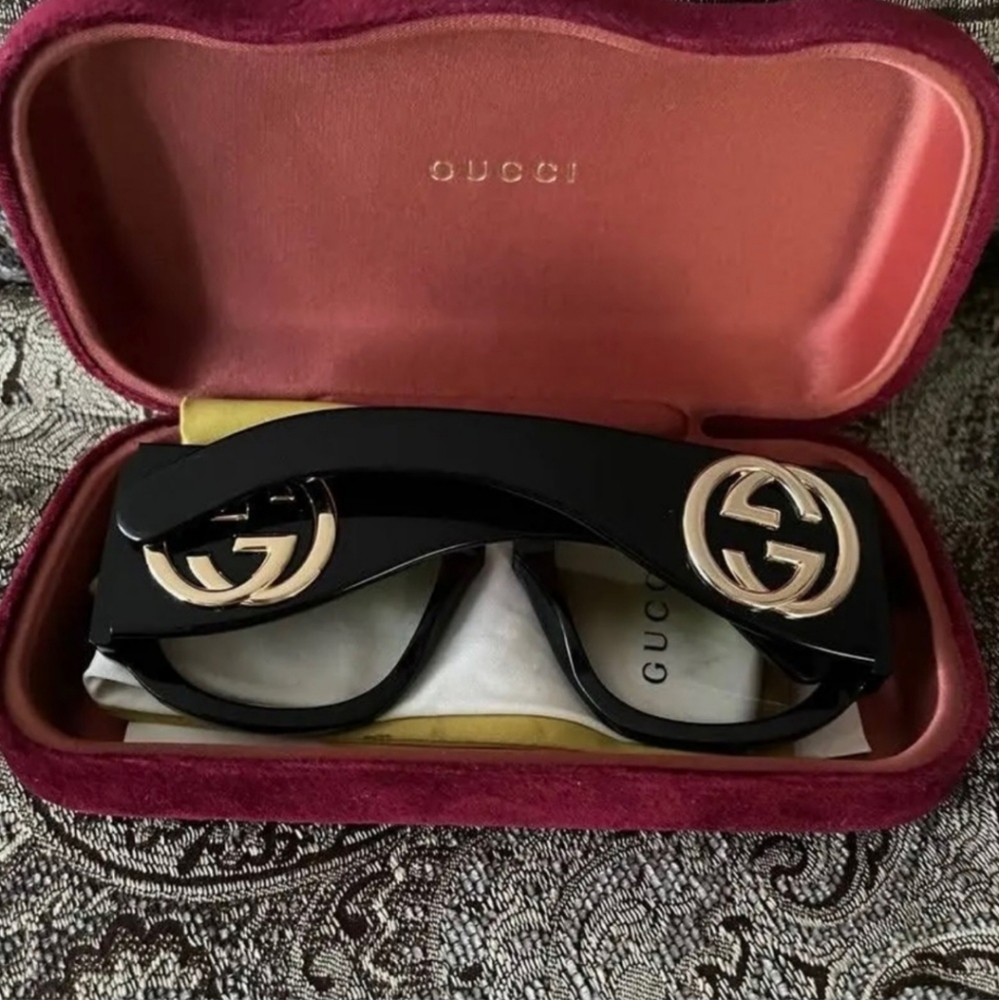 ISO I'm searching for these gucci glasses